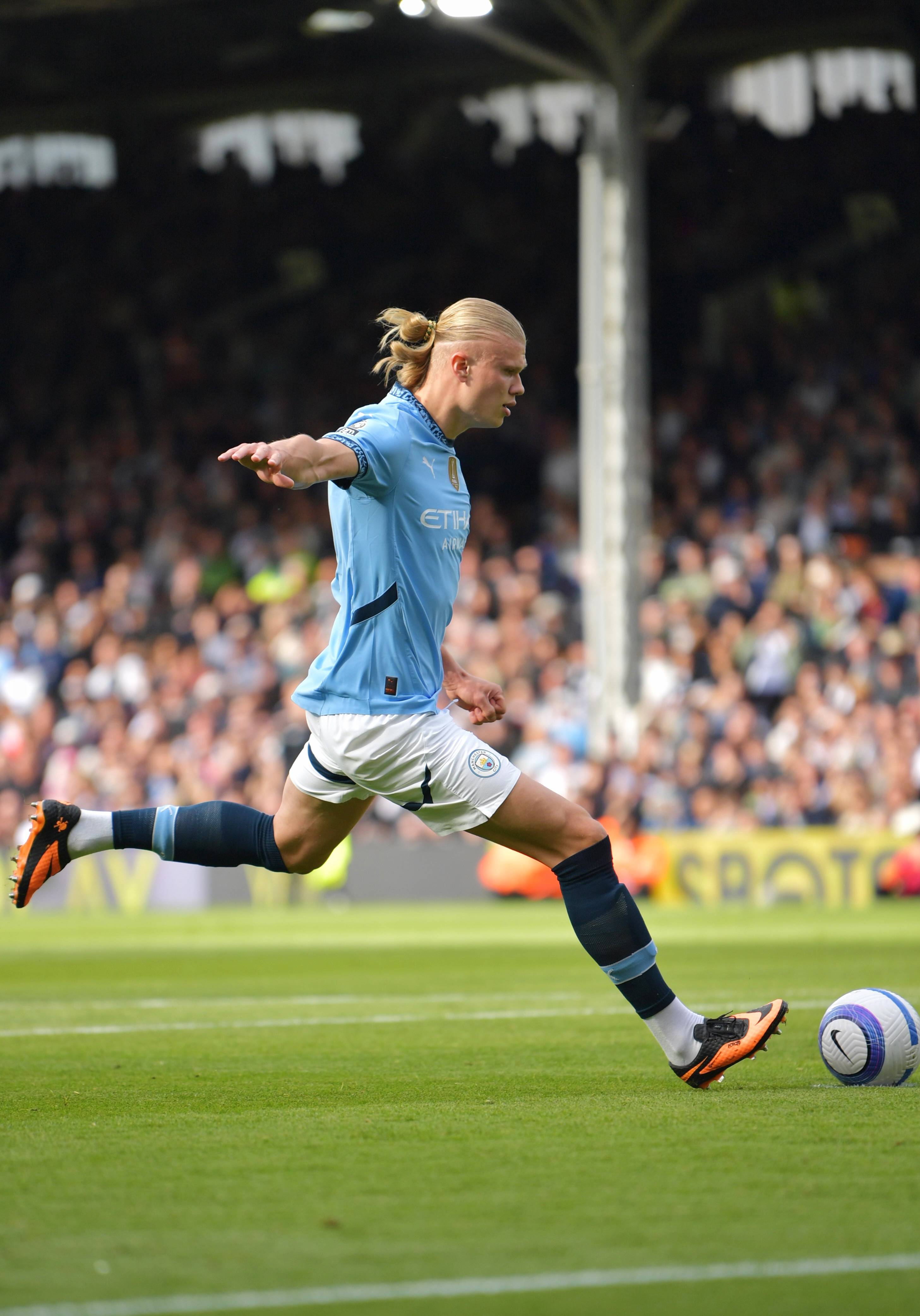 曼城大胜富勒姆,继续保持连胜势头 曼城大胜富勒姆,继续保持连胜势头