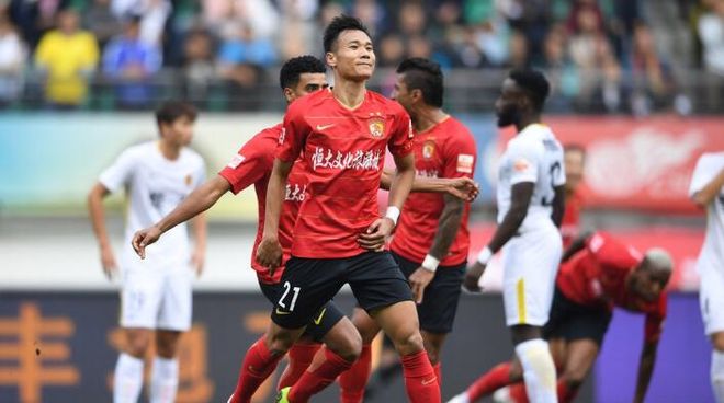 开云体育直播-恒大客场小胜上港，稳住积分榜榜首位置