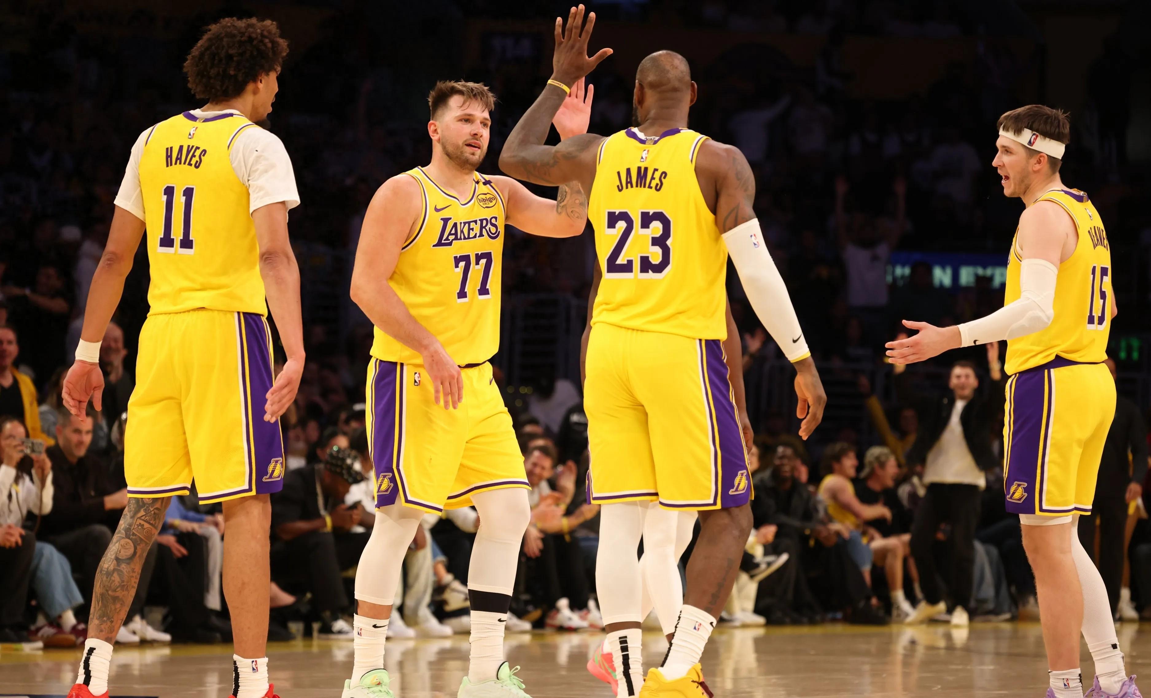 季后赛爵士队轻取湖人,赢得了比赛的后续挑战 季后赛爵士队轻取湖人,赢得了比赛的后续挑战