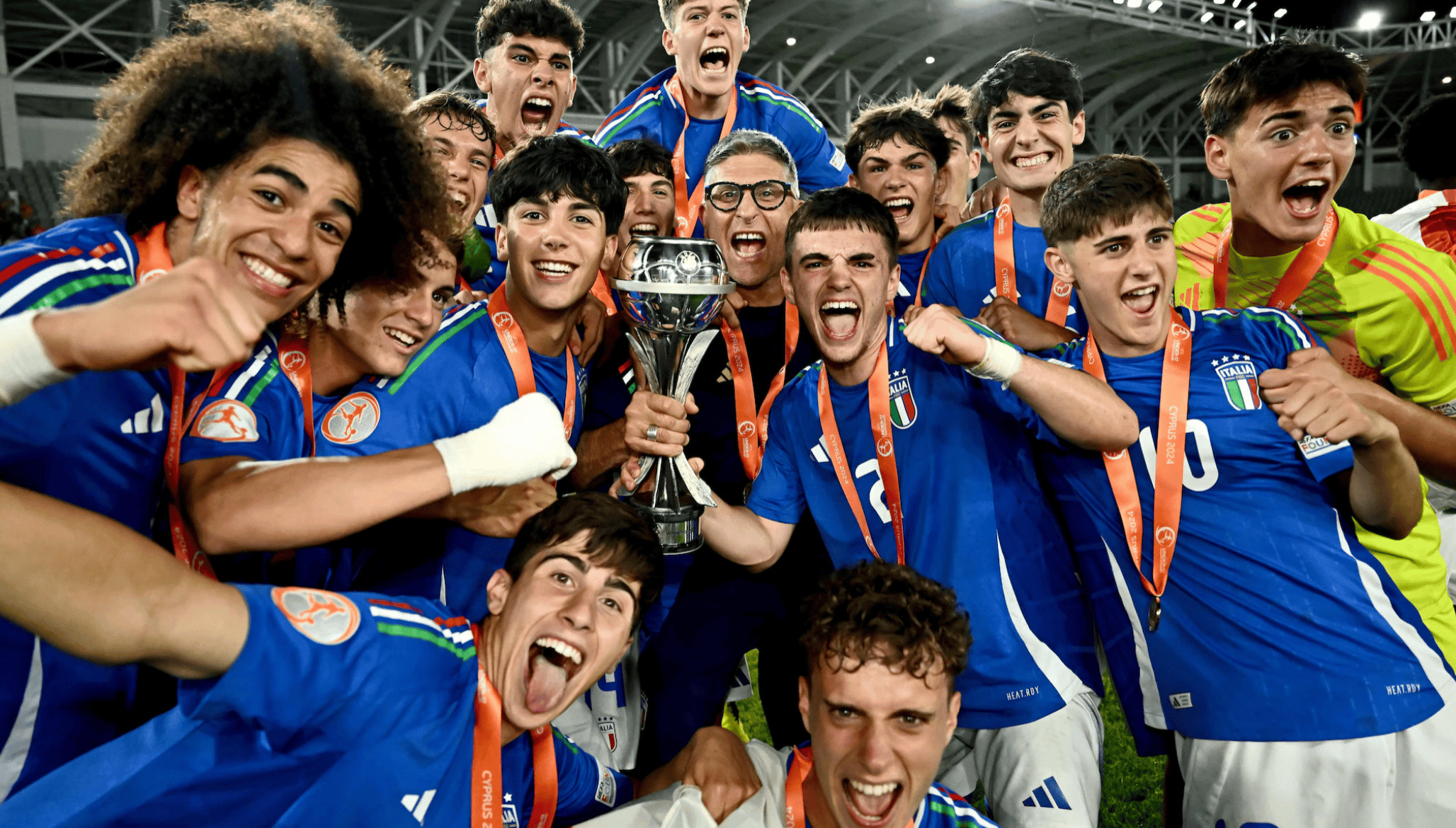 开云体育官方入口-意大利足球联赛精彩回顾，全新格局掀起热潮