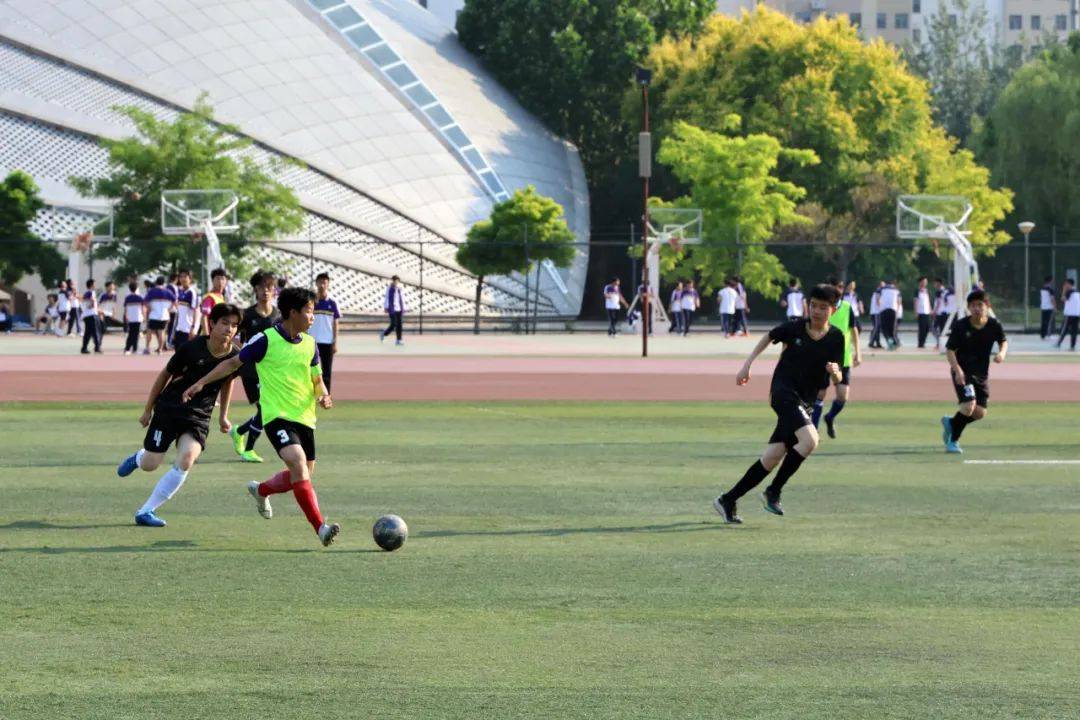 开云体育网页版-实力球队迸发激情，多方争锋足球联赛的简单介绍