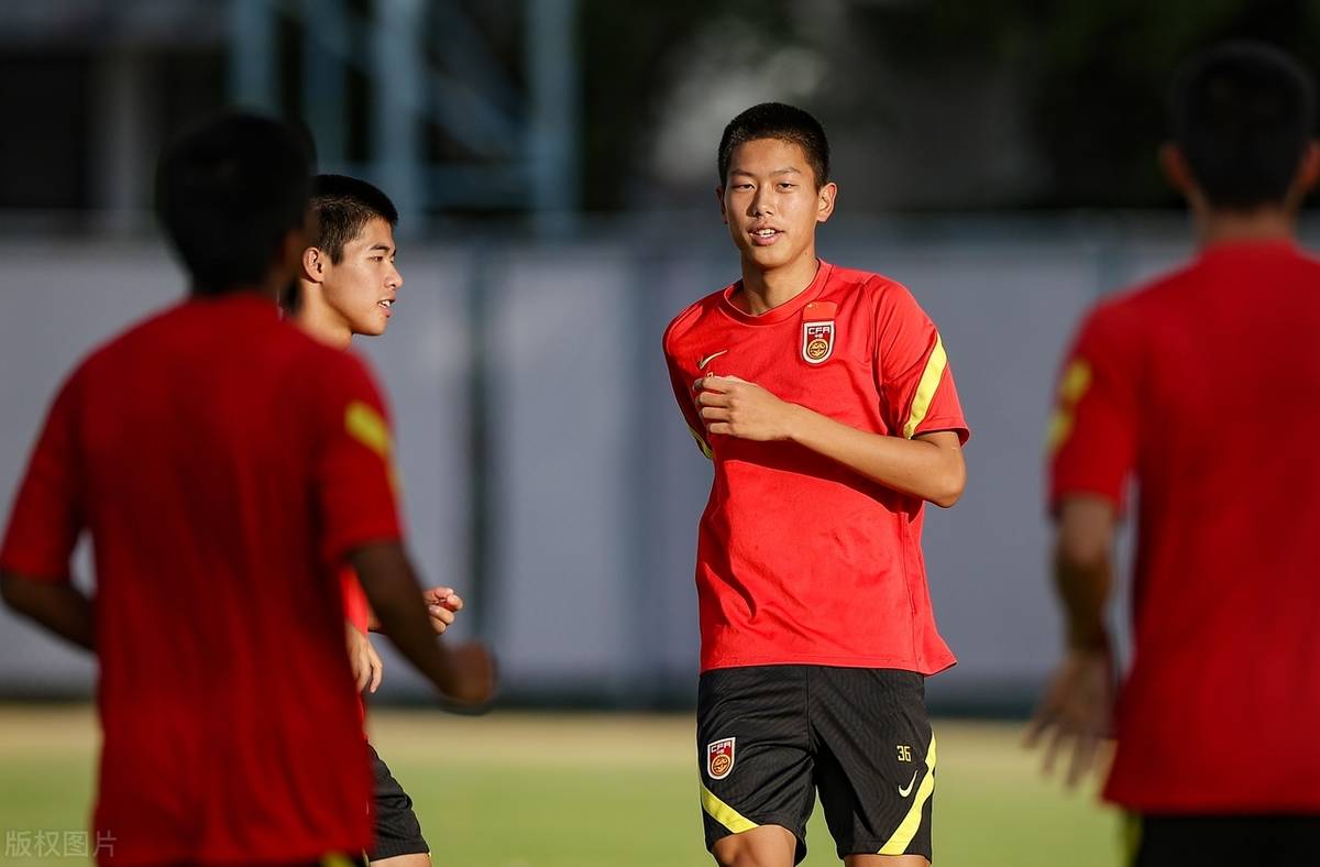 阿联酋队全力备战八强对决，豪取胜利