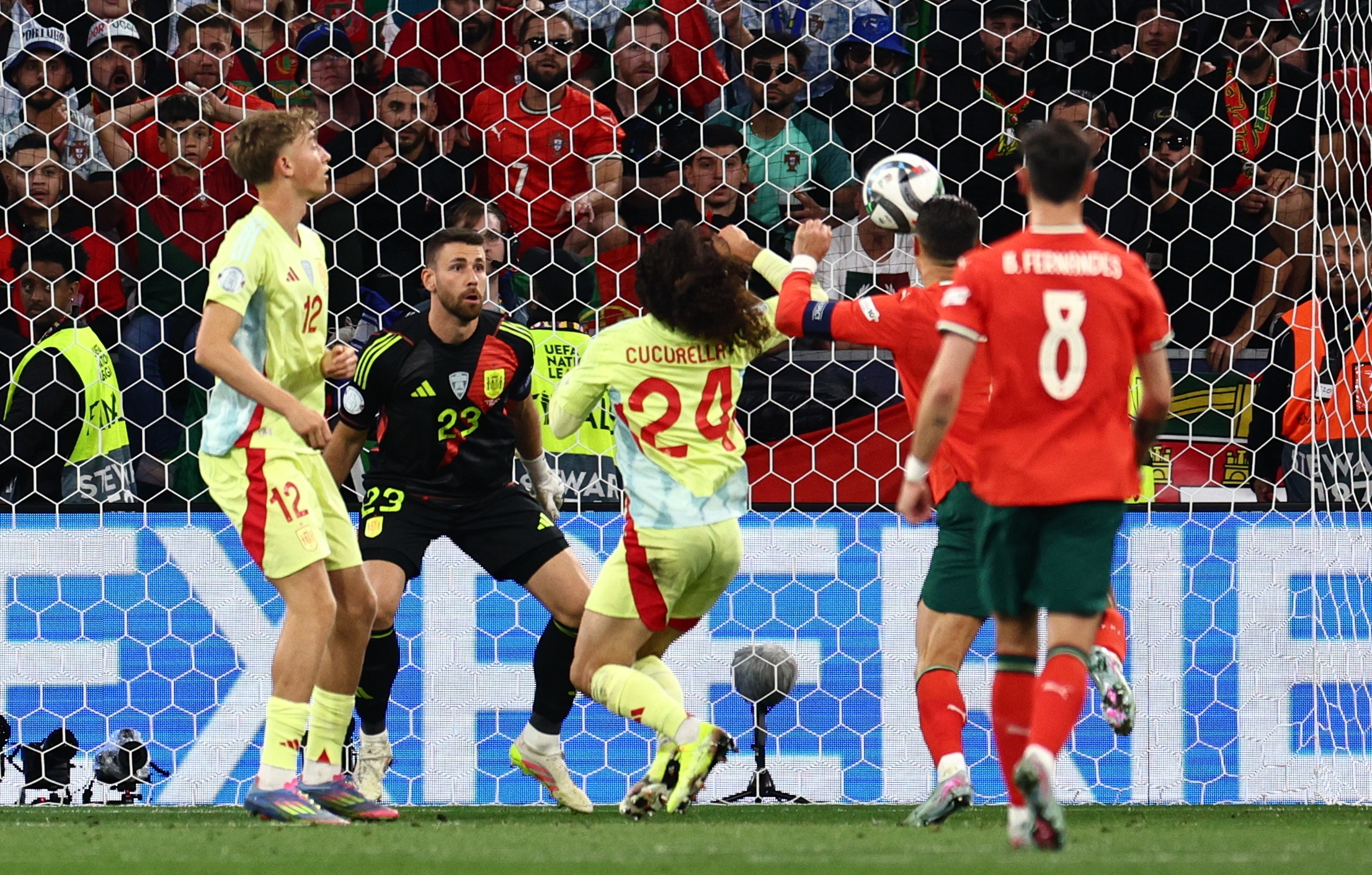 欧洲代表奋力拼搏，遗憾落败洲际足球比赛的简单介绍