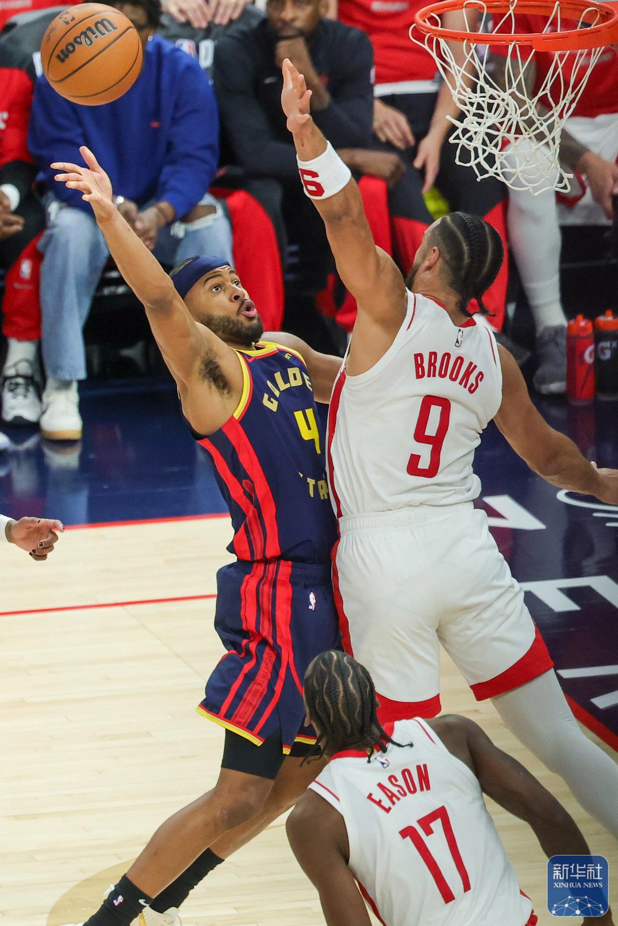 勇士再胜鹈鹕，继续杀入季后赛