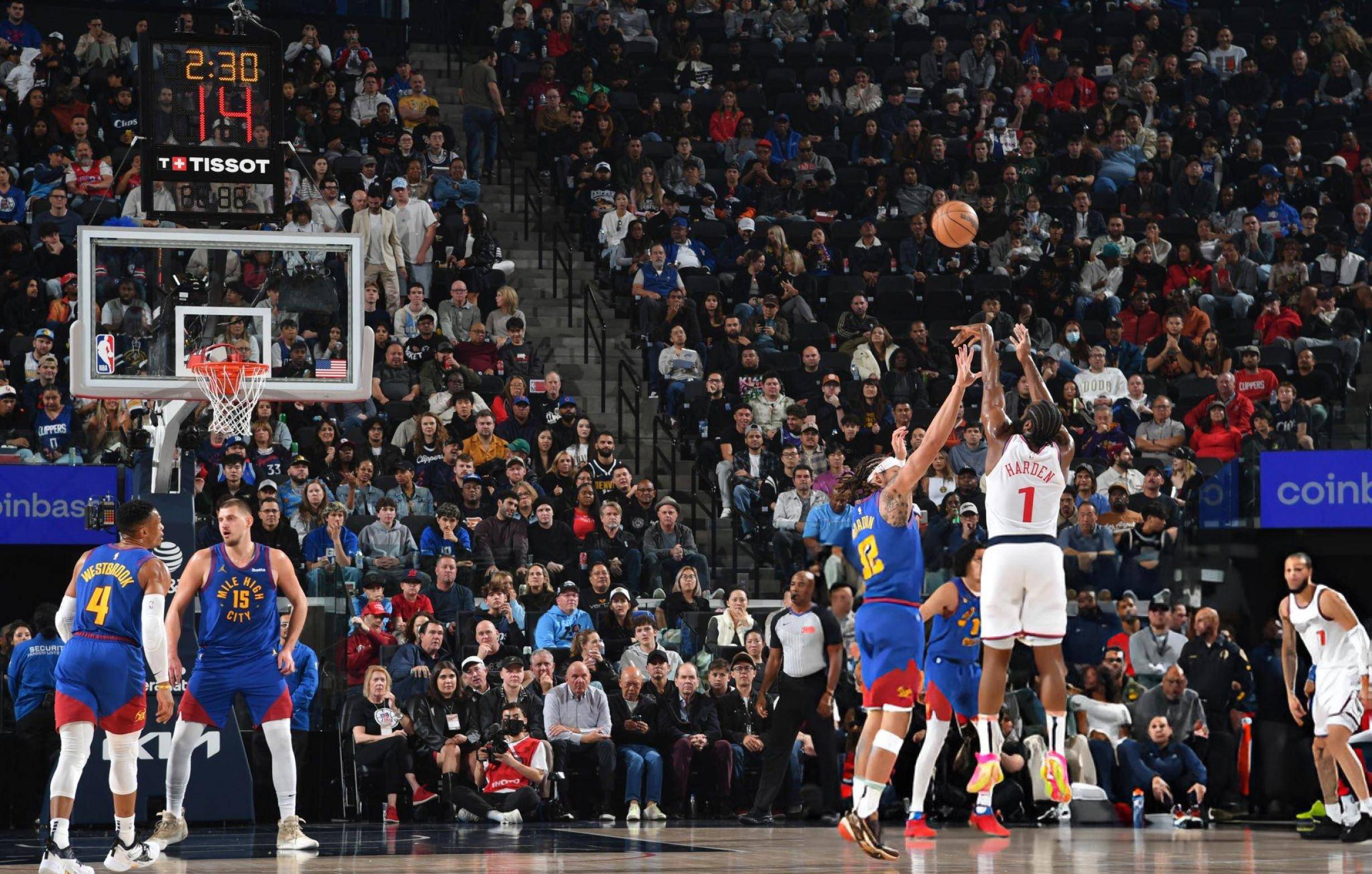 火箭遭遇惨败，哈登表现糟糕