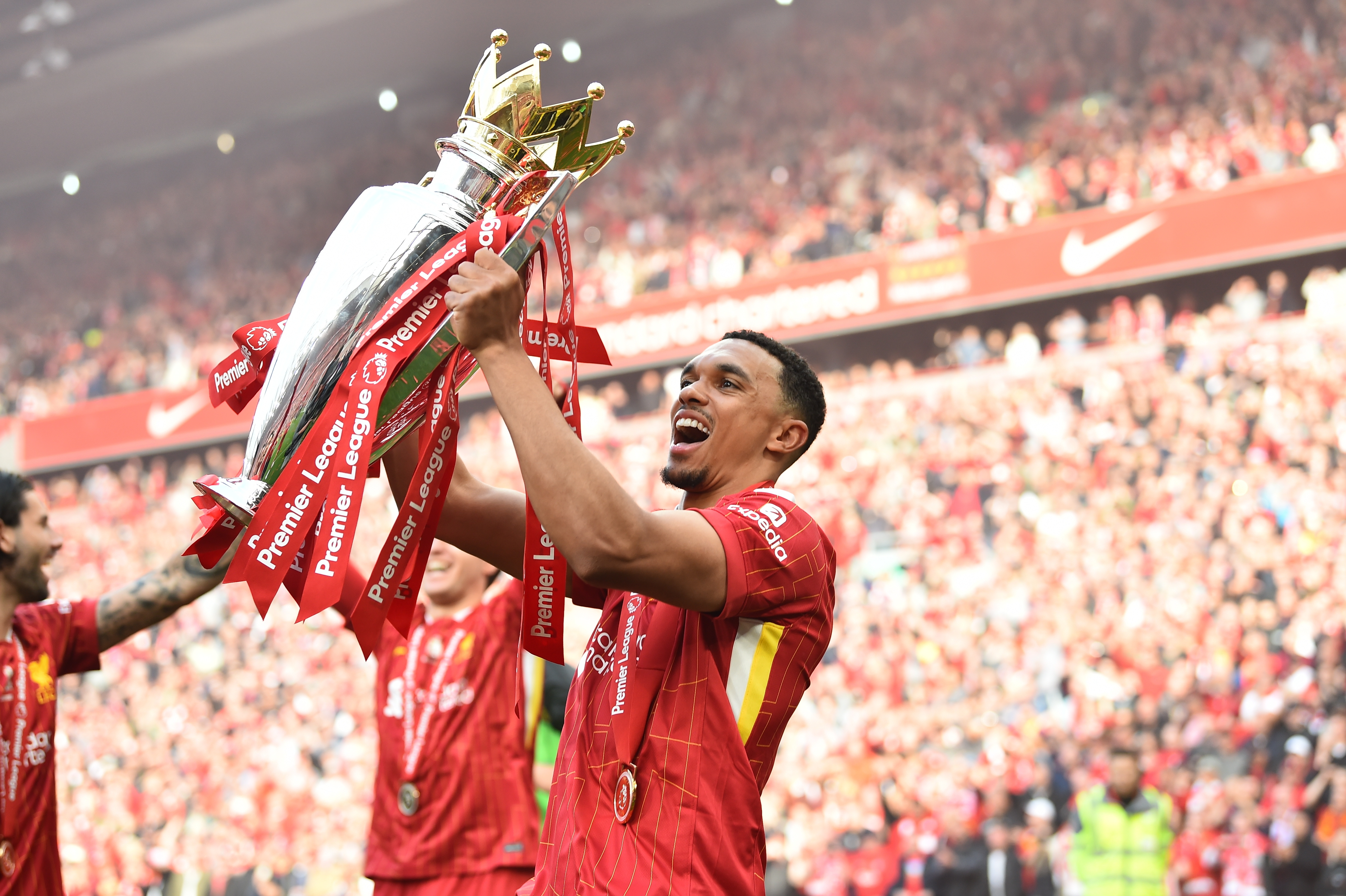 开云体育app-关于利物浦前锋连续进球，带领球队走向胜利之路的信息