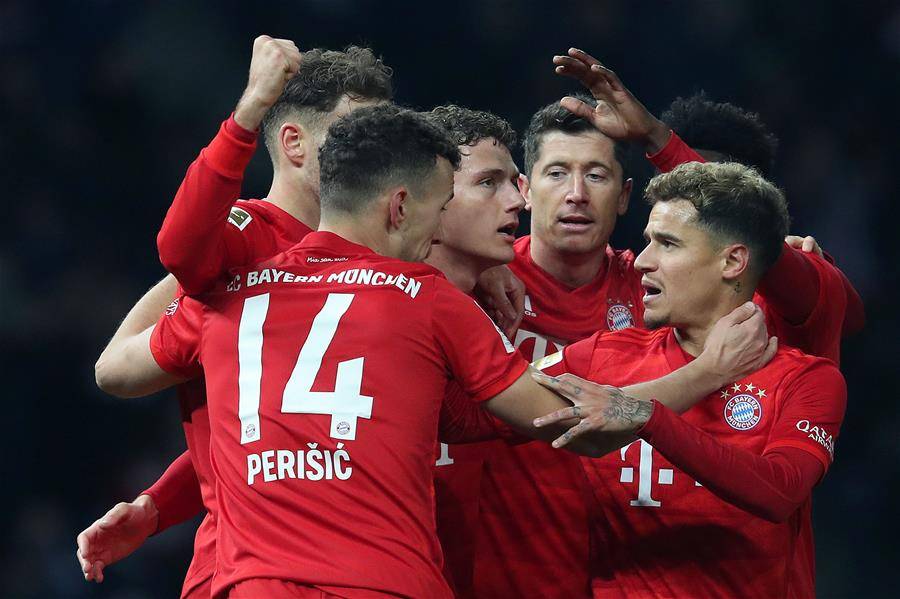 包含拜仁慕尼黑客场告捷，领先优势扩大的词条